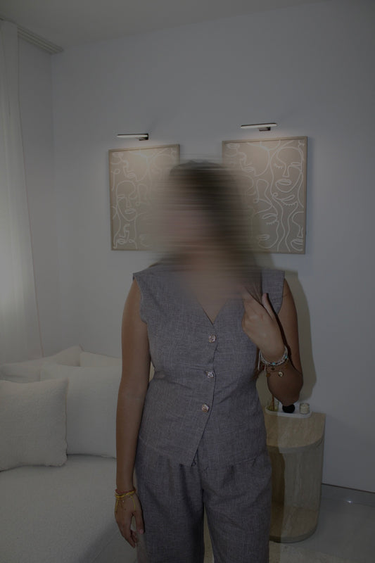 Ensemble avec haut a boutons taupe