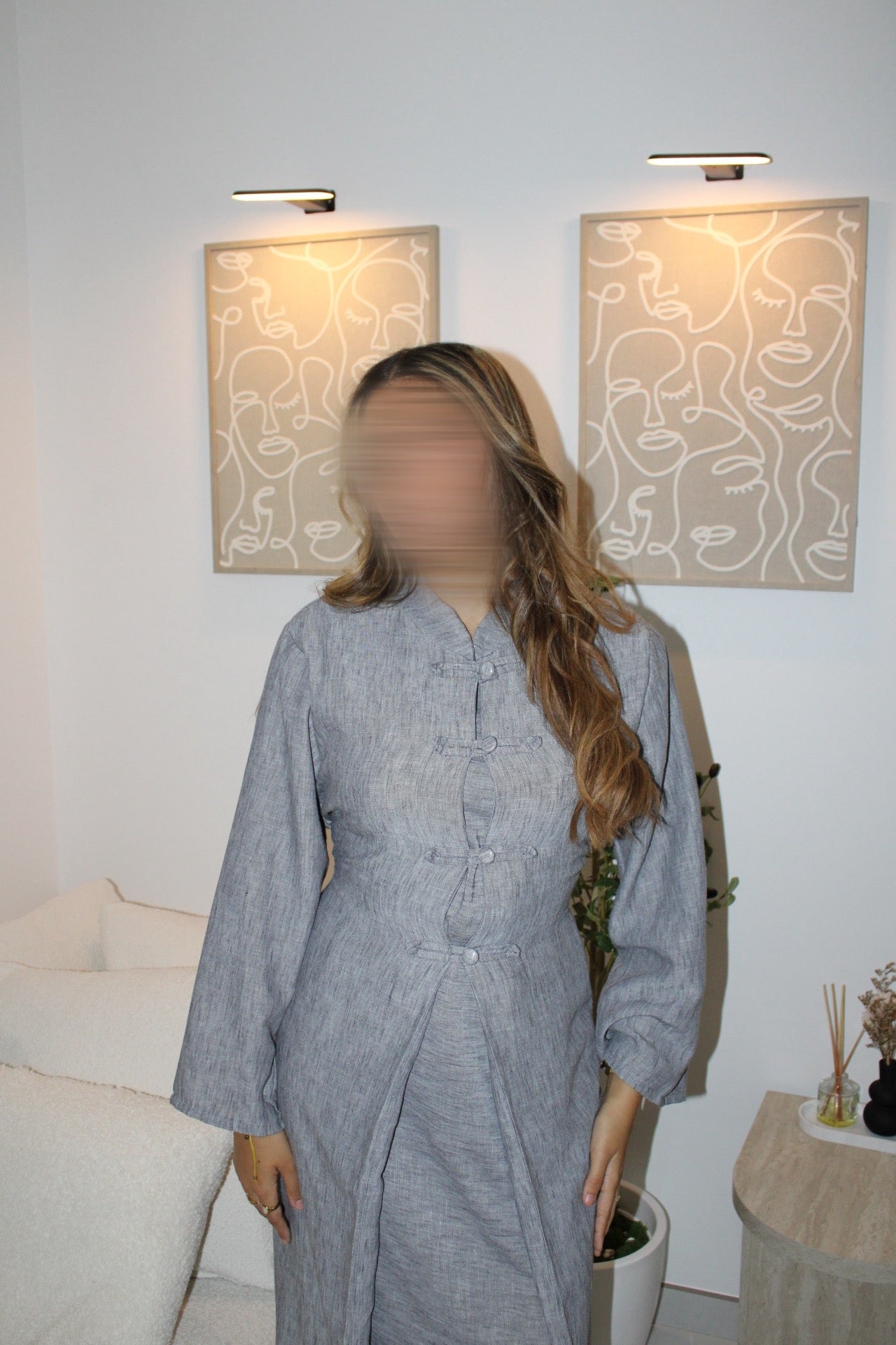 Ensemble robe Abaya et dessus de robe à bouton gris