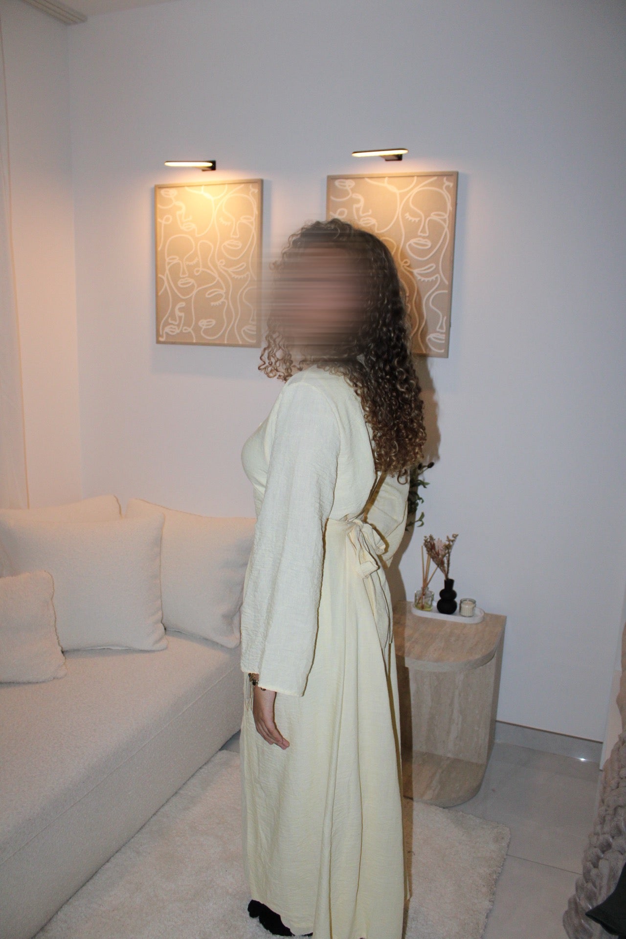 Ensemble Abaya et sur robe couleur jaune pastel