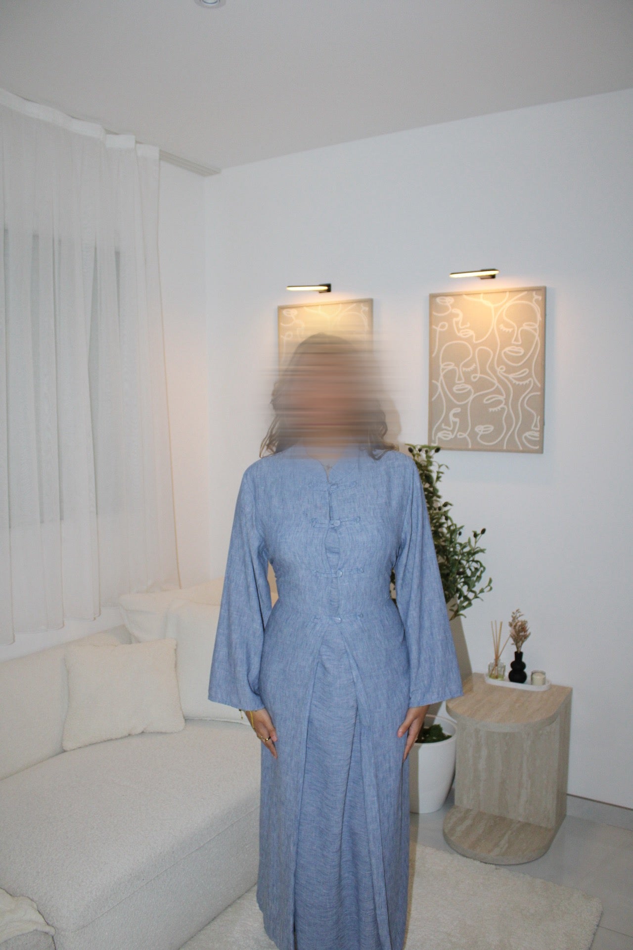 Ensemble robe Abaya et dessus de robe à boutons bleu