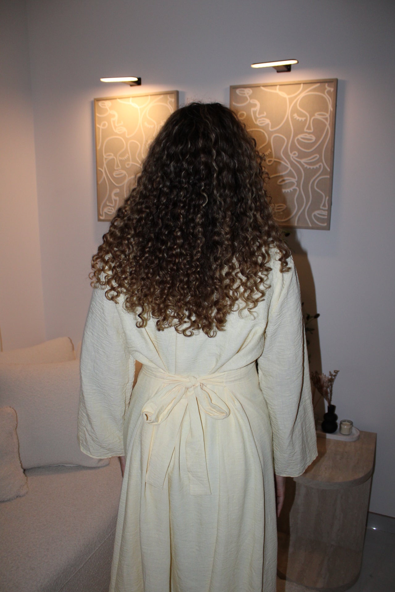 Ensemble Abaya et sur robe couleur jaune pastel