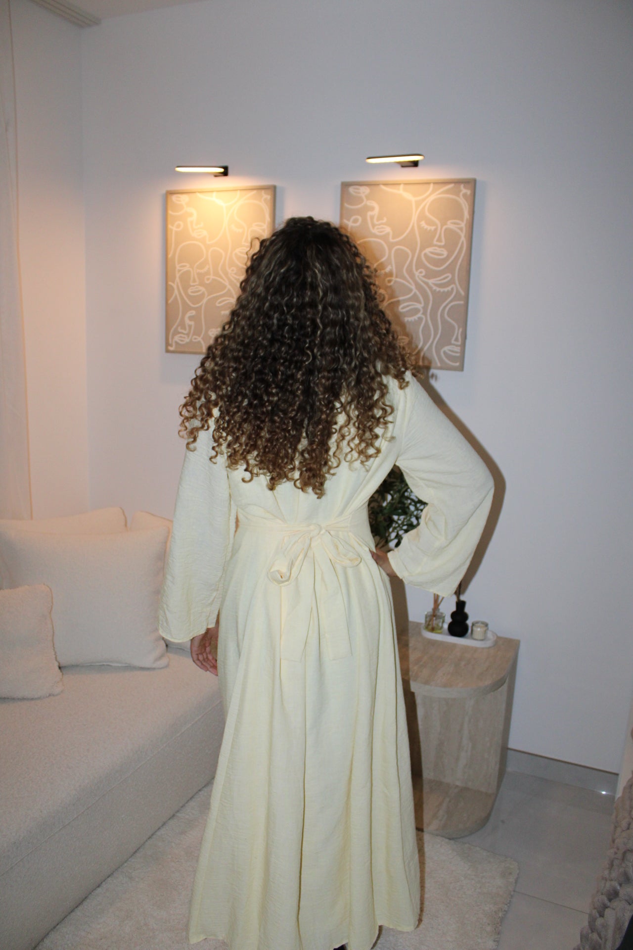 Ensemble Abaya et sur robe couleur jaune pastel