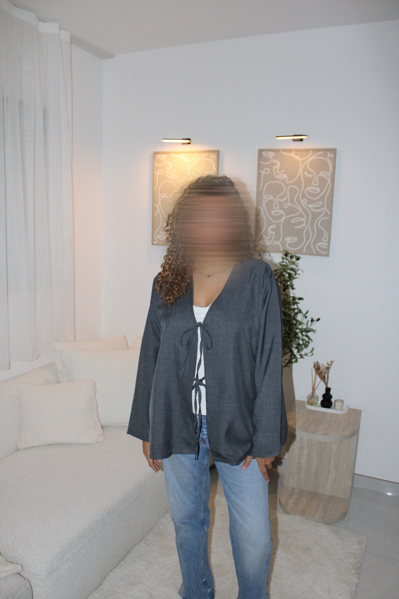Haut à noeud gris foncé