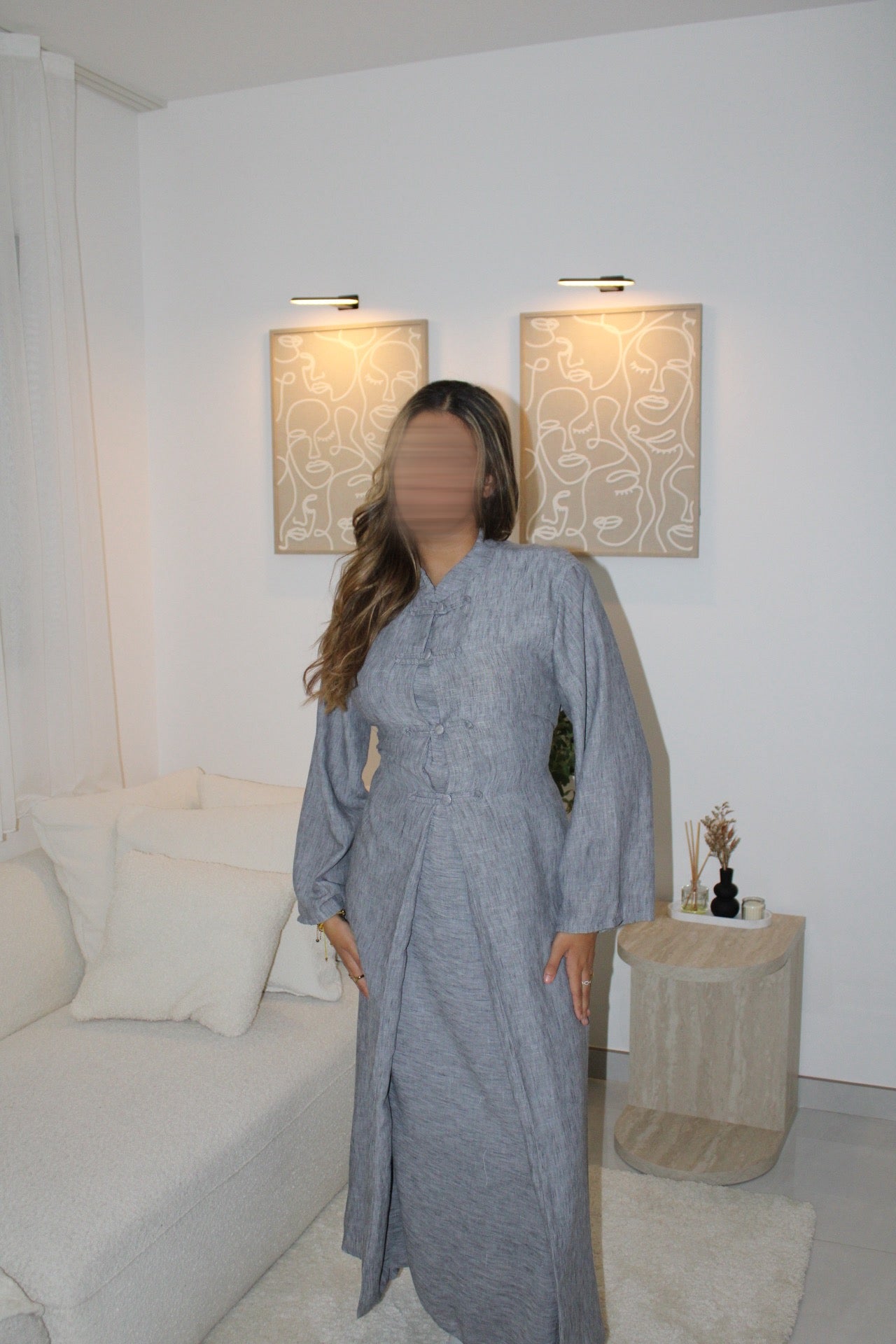Ensemble robe Abaya et dessus de robe à bouton gris